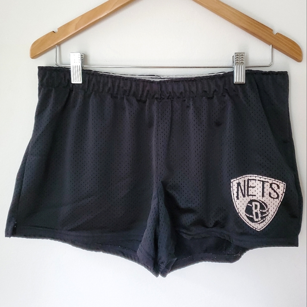 NBA Brooklyn Nets Women's Flip Waistband 💕 Heart Short Shorts (Large)